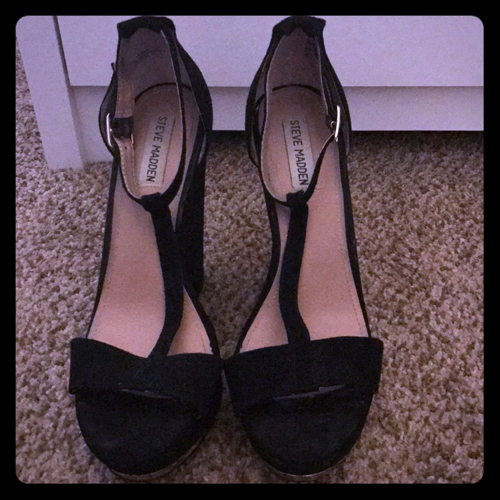 Steve Madden Black Wedges